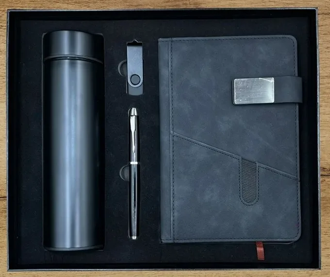 Executive 4-in-1 Gift Set with USB Drive